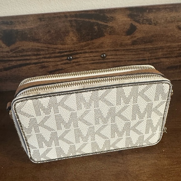 Michael Kors Connie MK Logo Monogram Bag - Picture 3 of 9